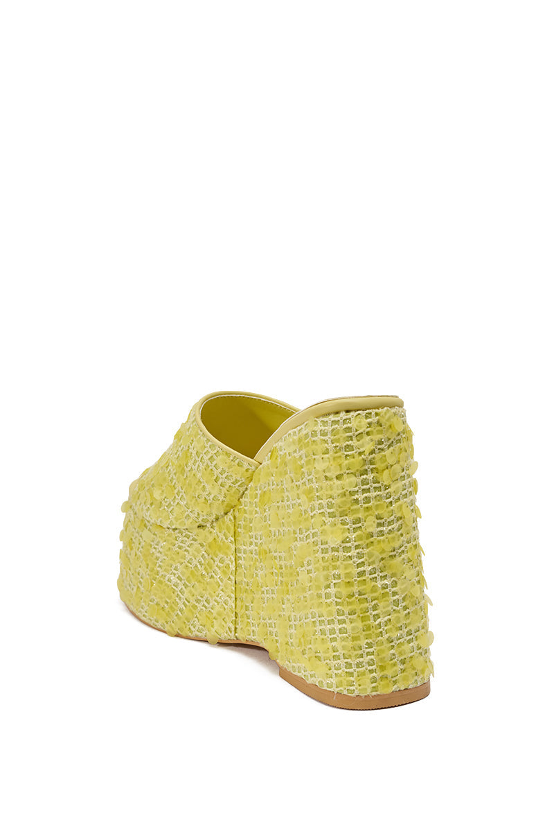 « Soleil » — Wedges en Raphia et Sequins, Jaune