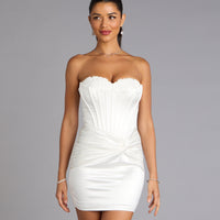 « Romance Précieuse » — Robe Mini Bustier en Satin, Ivoire