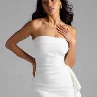 « Éclat Théâtral » — Robe Mini Sculptante, Blanc