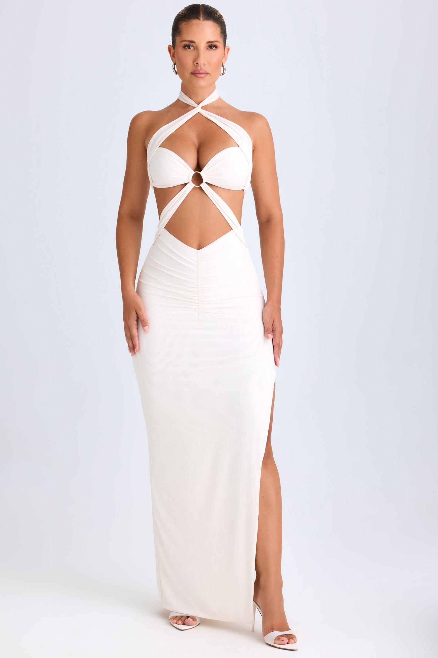 « Kalyani » — Robe Longue Dos Nu Ruchée à Anneau, Blanc