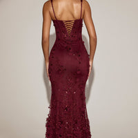 « Ivresse » — Robe Longue Corset Appliquée Sequins, Rouge Bordeaux