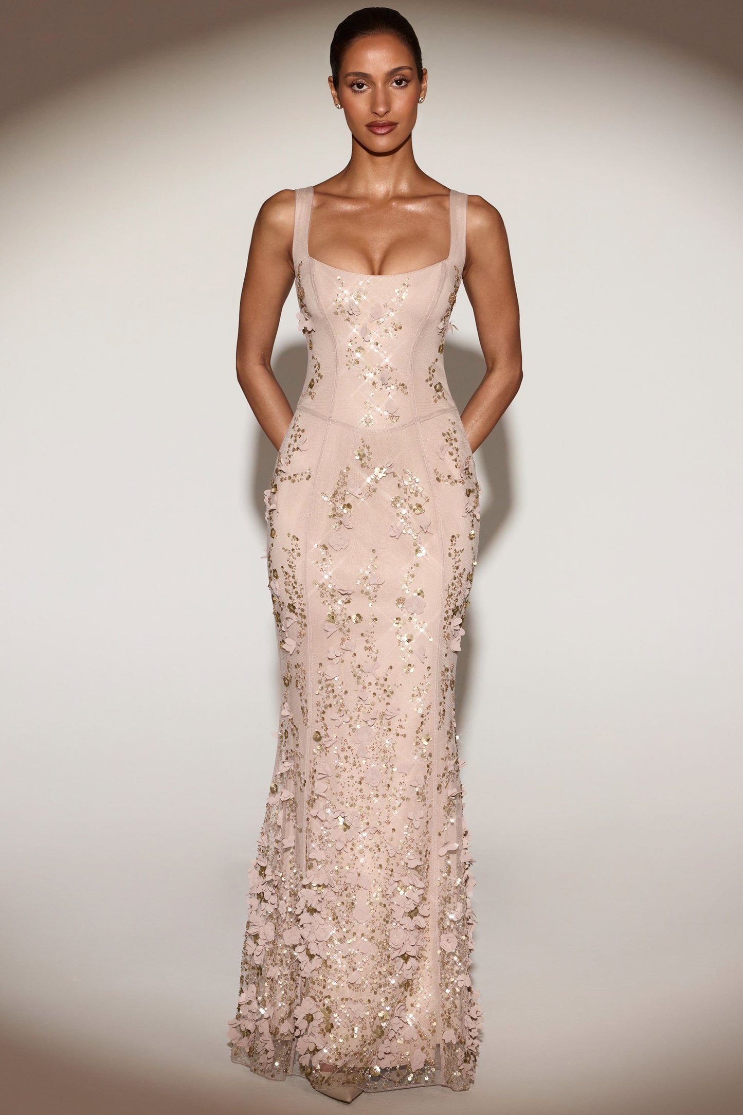 « Ivresse » — Robe Longue Corset Appliquée Sequins, Doré