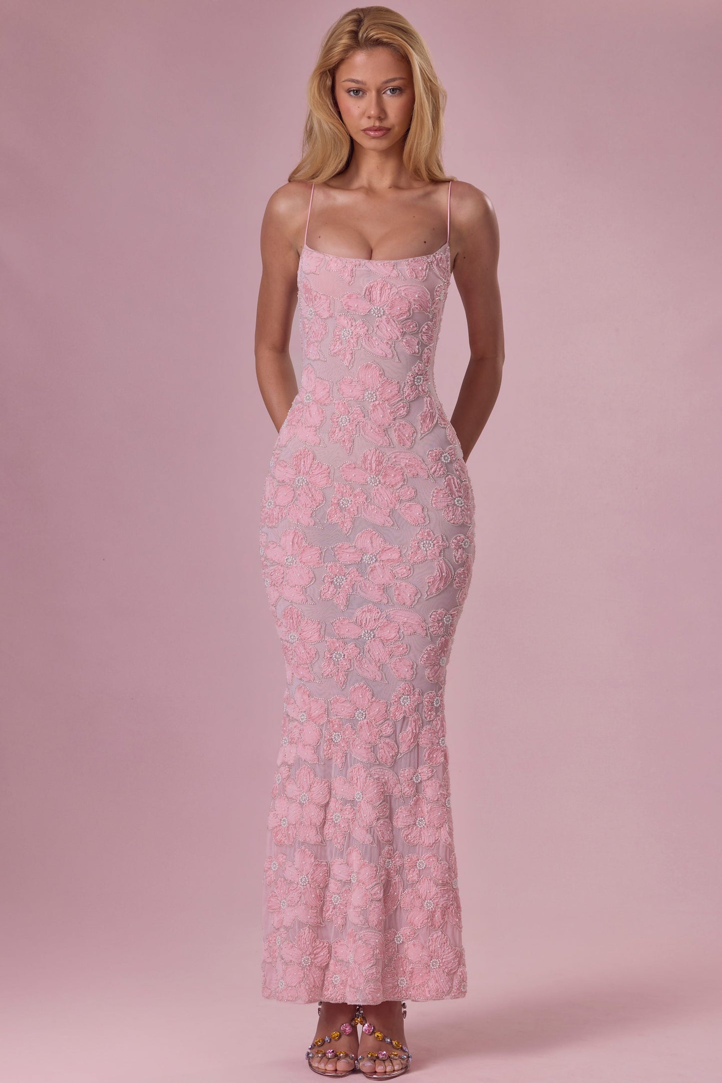 « Opale » — Robe Longue Sculptante Perlée, Rose Poudré