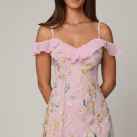 « Jacira » — Robe Mini Évasée Fleurie Dos Lacé, Rose Poudré