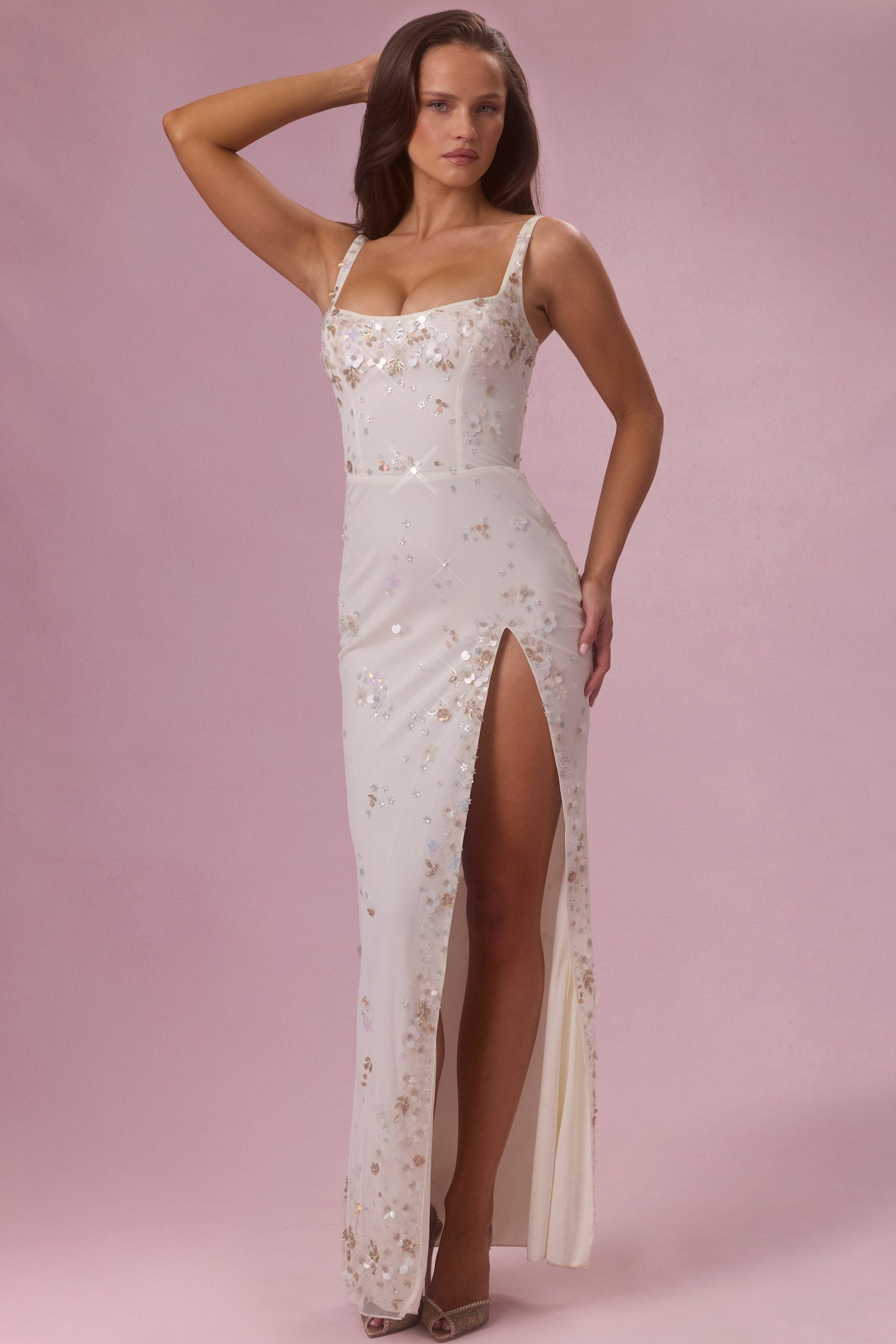 « Primara » — Robe Longue Corset Fleurie, Nacré