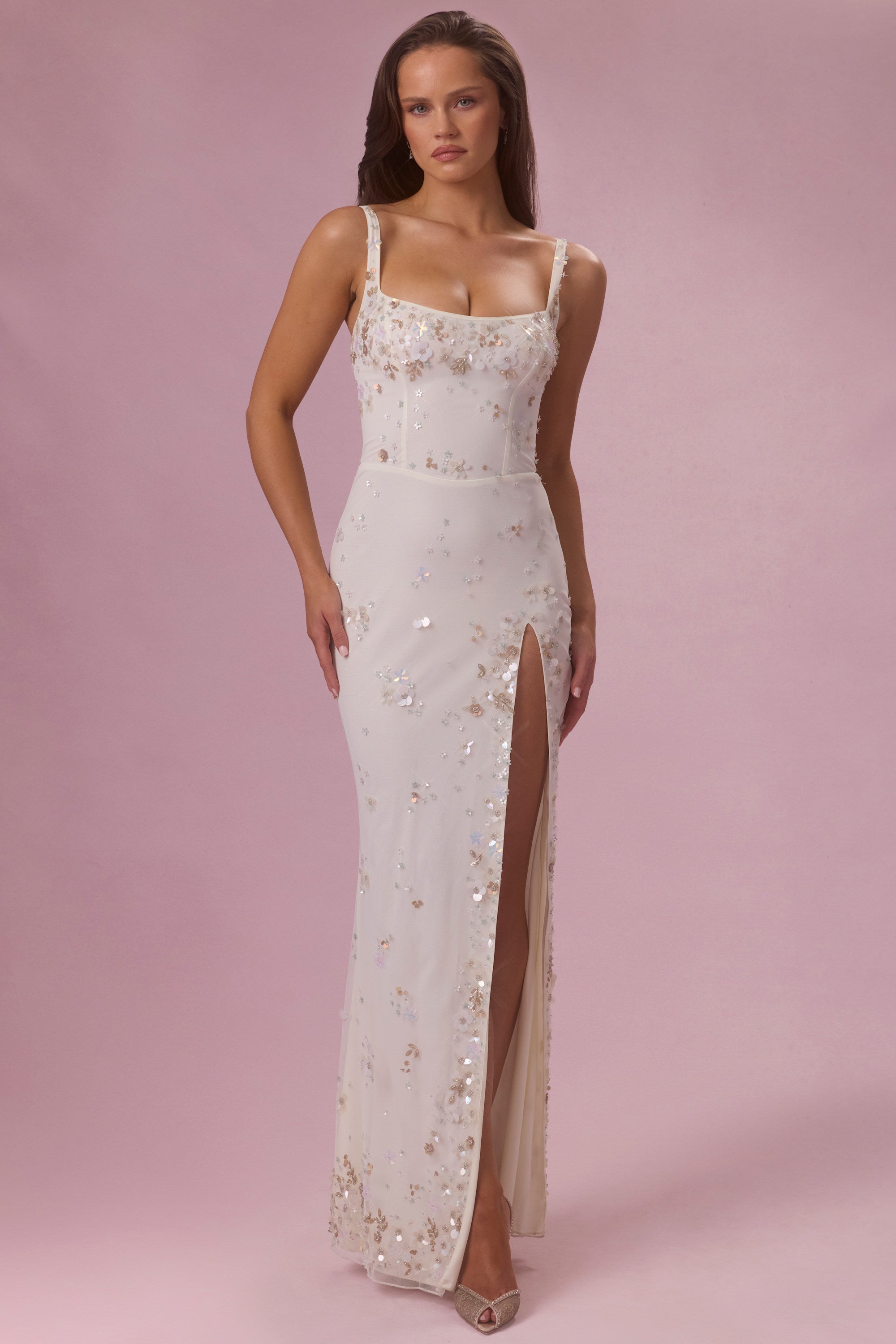 « Primara » — Robe Longue Corset Fleurie, Nacré