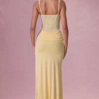 « Élégance » — Robe Longue Drapée Maille Fendue, Beurre