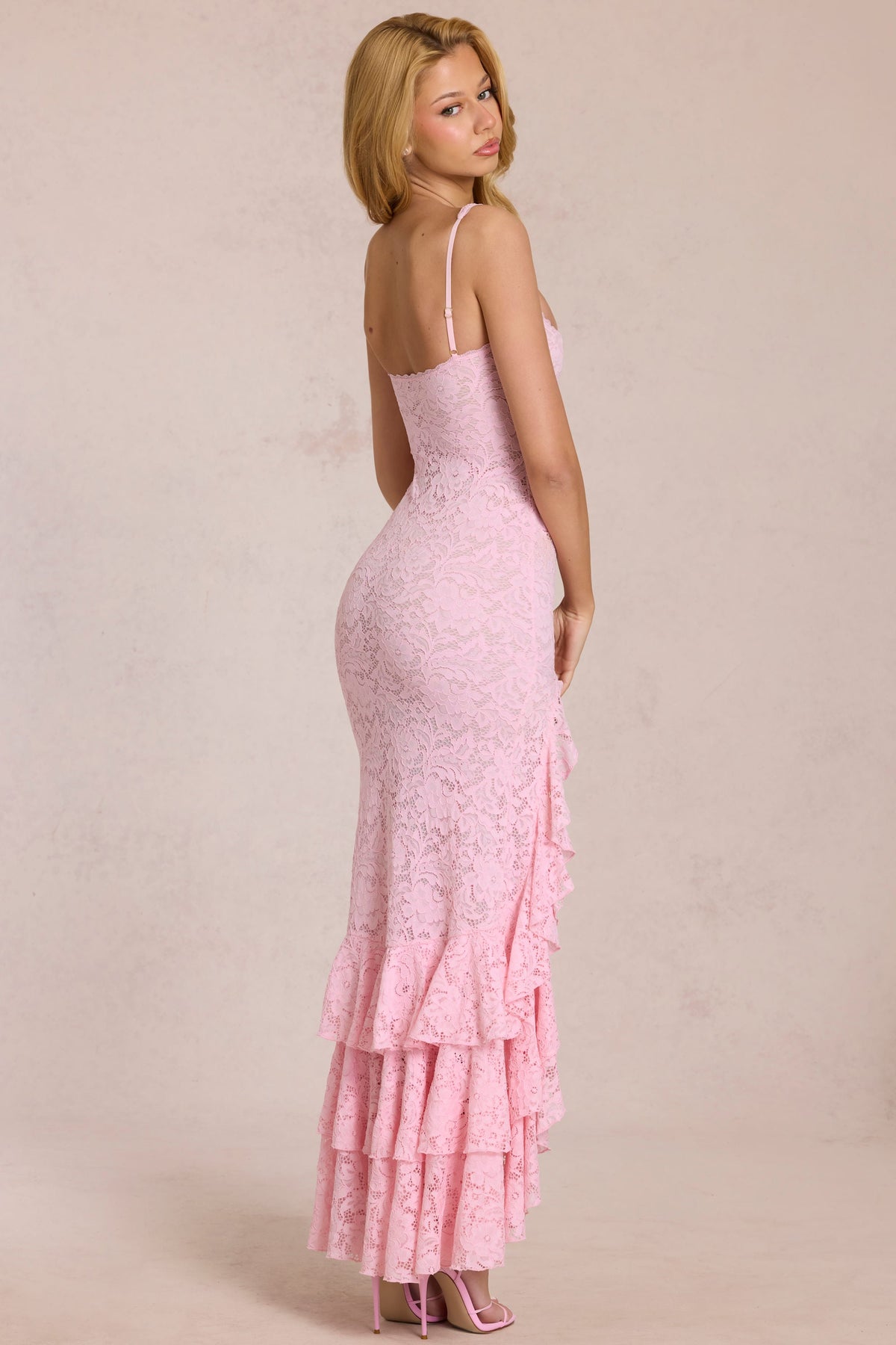« Cascade de Dentelle » — Robe longue moulante à volants, Rose blossom