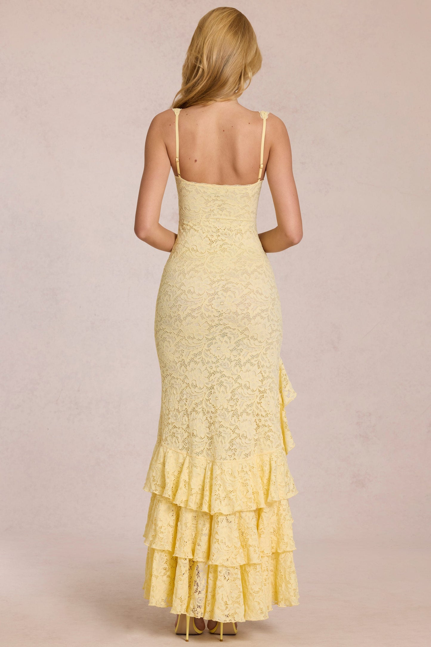 « Félicité » — Robe Longue Dentelle Volantée Fendue, Jaune Citron