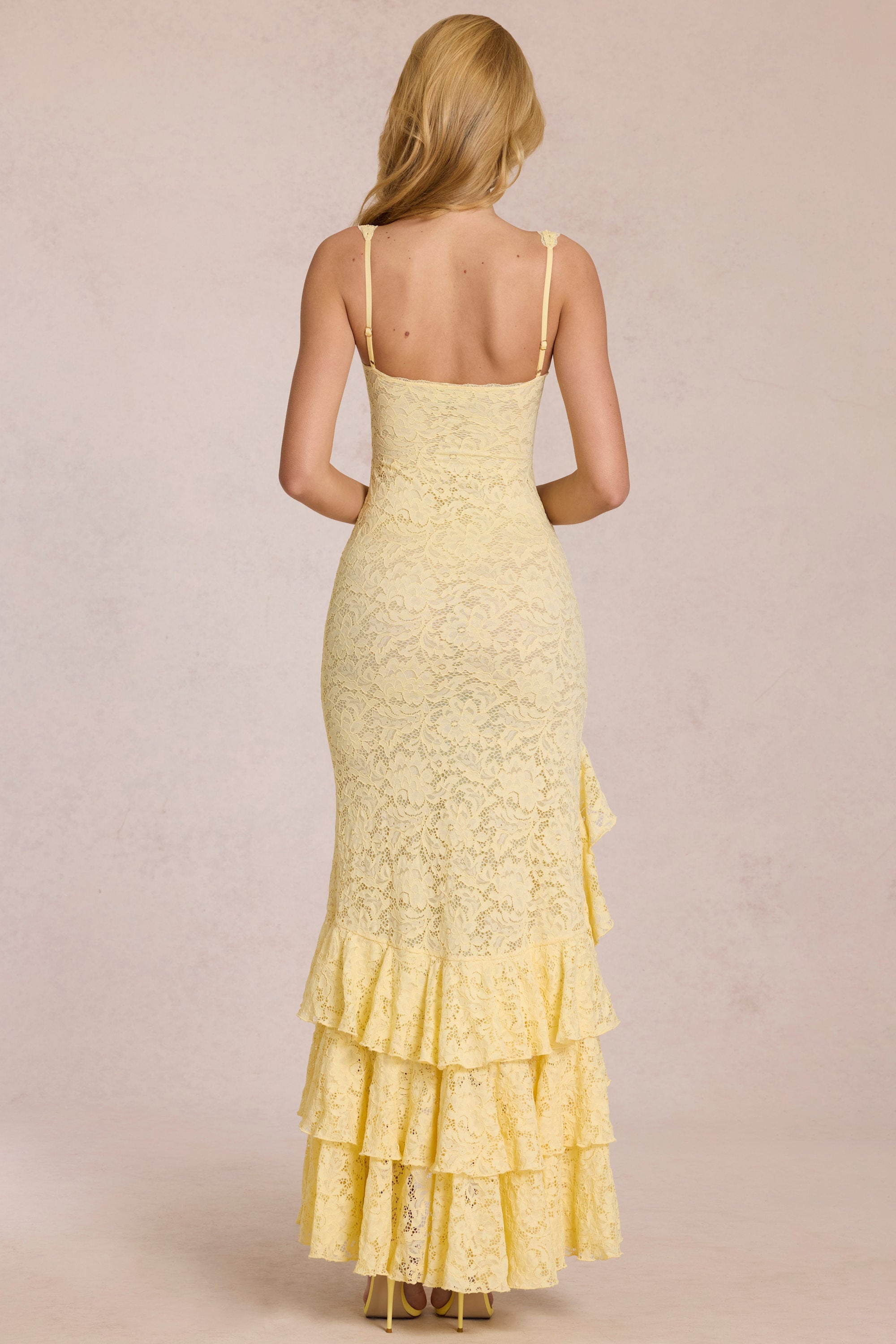« Félicité » — Robe Longue Dentelle Volantée Fendue, Jaune Citron