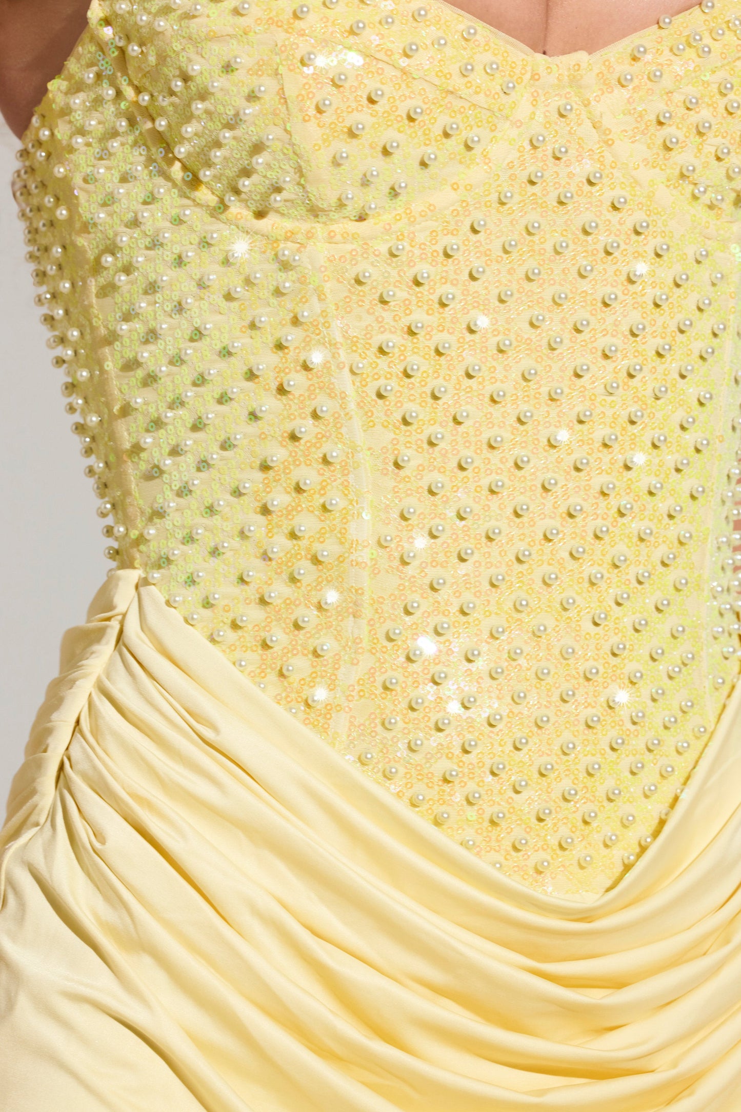 « Séduction » — Robe Mini Corset Brodée, Jaune Citron