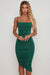 Robe mi-longue verte à col cowl asymétrique et drapé sculptant