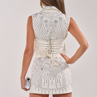 « Éclipse Scintillante » — Robe Blazer Strass sans Manches, Blanc