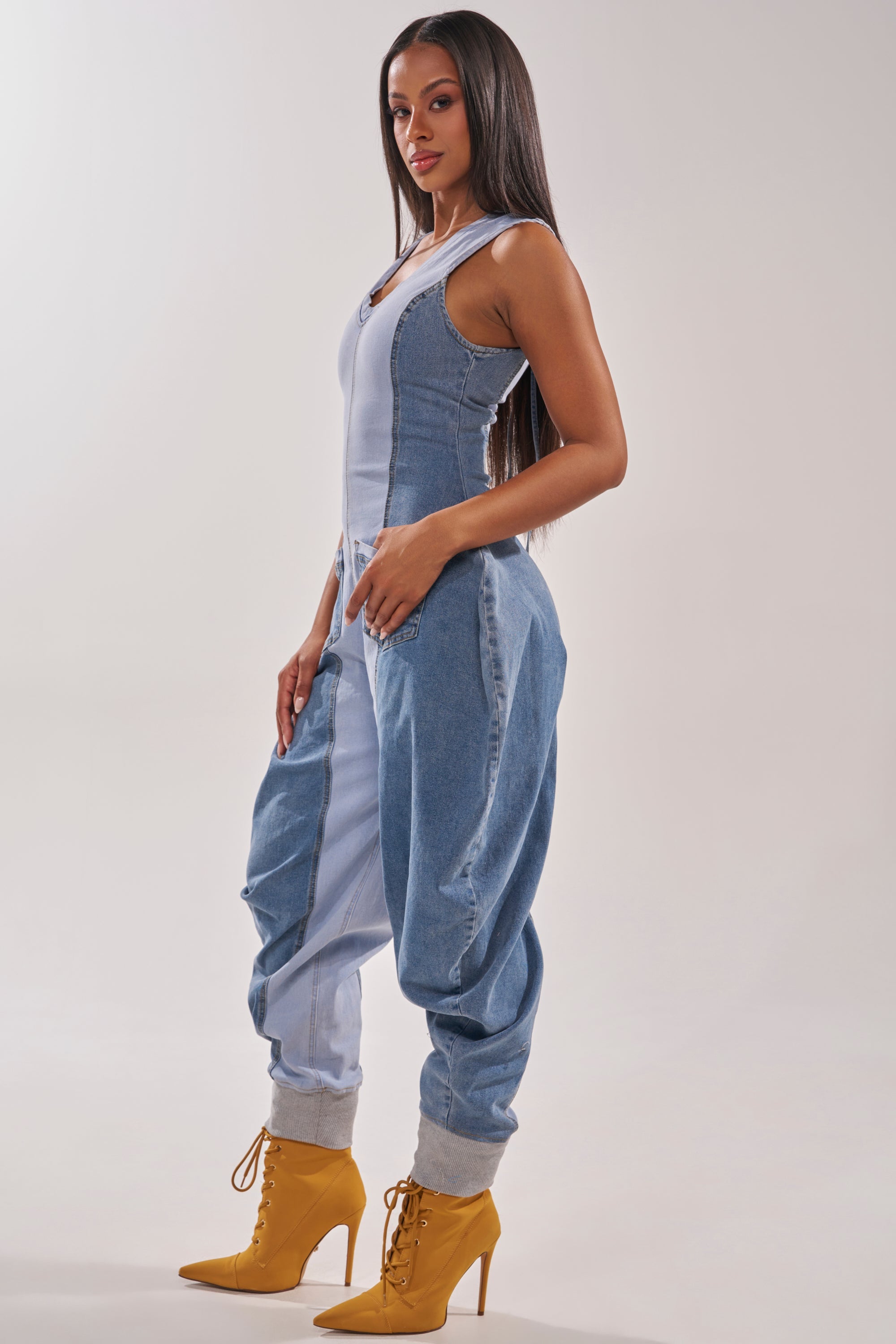 « Denim Rebelle » — Combinaison en Denim Patchwork, Bleu