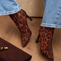«Allure fauve» — bottines à talon aiguille, léopard