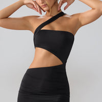 « Shyla » — Robe Mini Asymétrique Ruchée, Noir