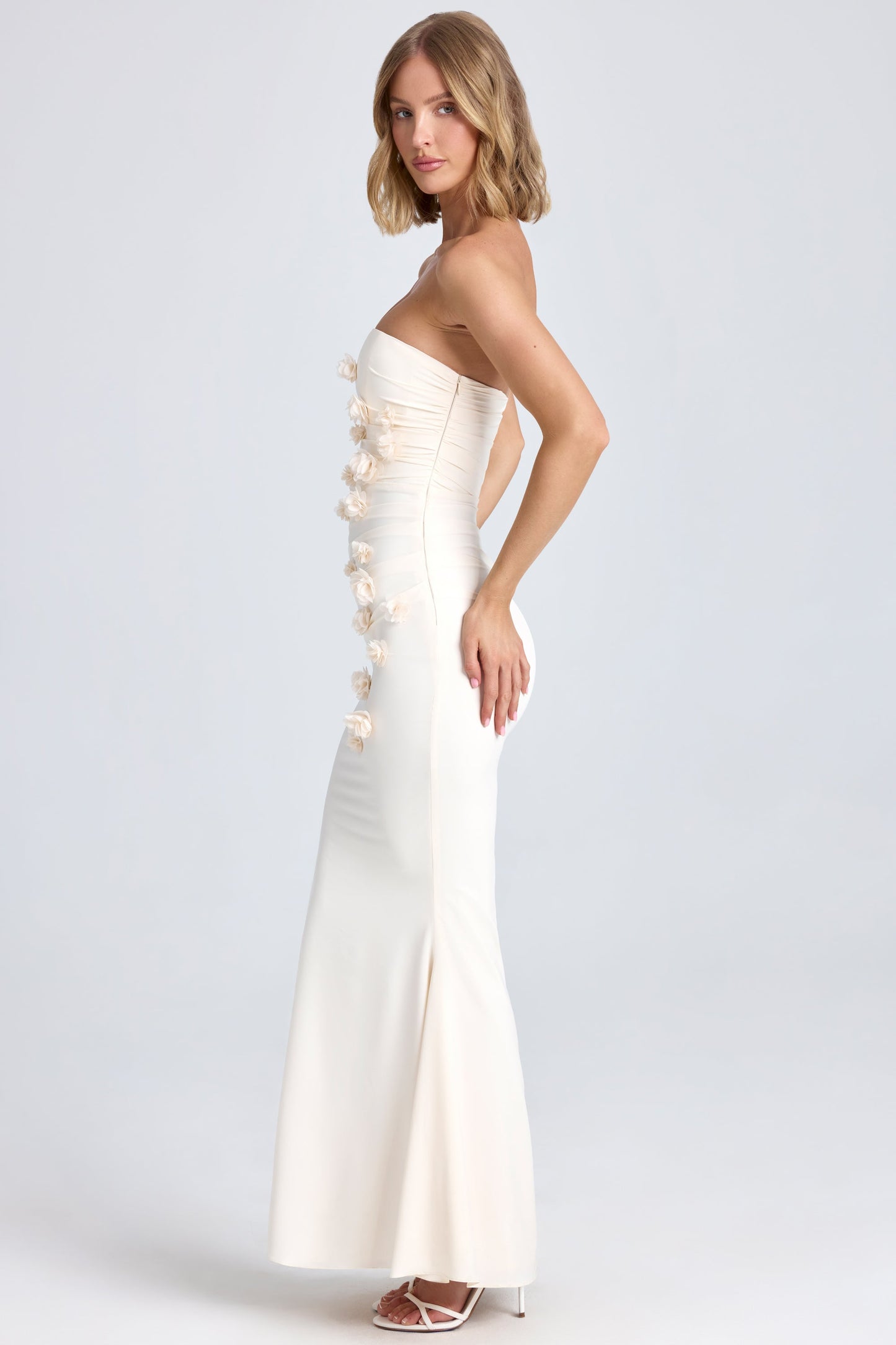 « Aveline » — Robe Longue Drapée à Fleurs, Ivoire