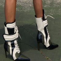 « Avant-Garde » — Bottines Stiletto Colorblock, Olive et Crème