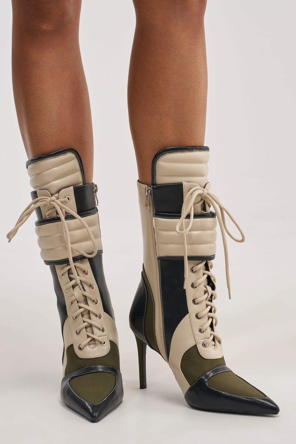 « Volute » — Bottines à talon bloc, Olive