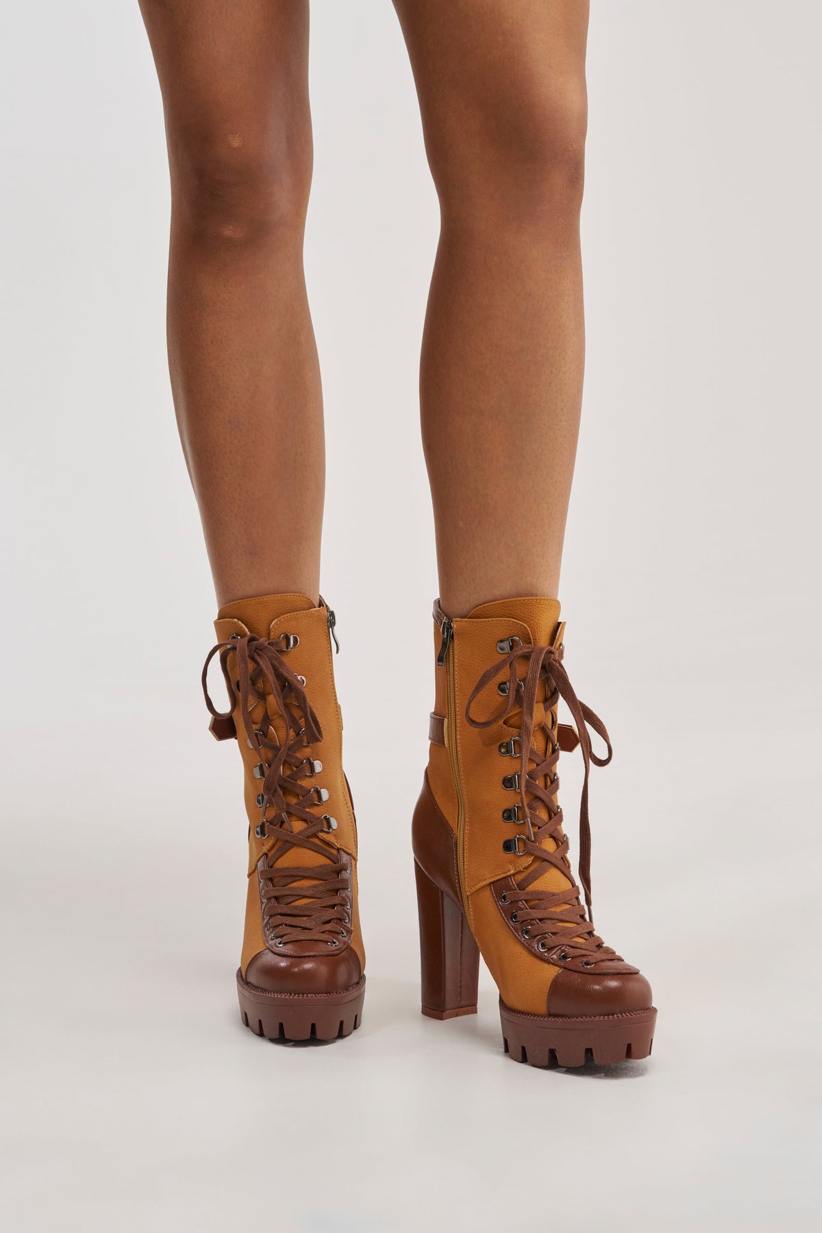 « Orage » — Bottines à talon bloc, Camel
