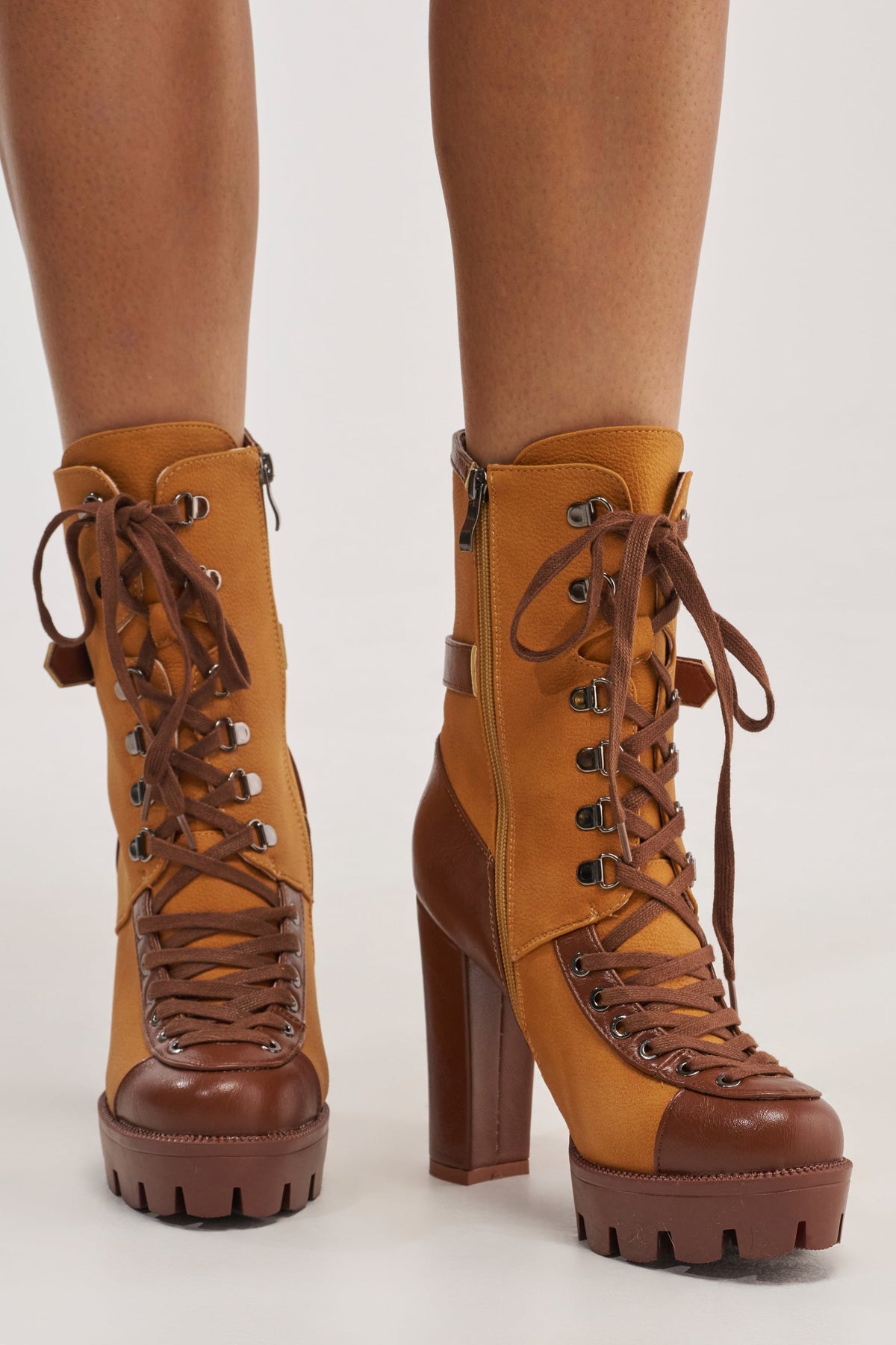 « Orage » — Bottines à talon bloc, Camel