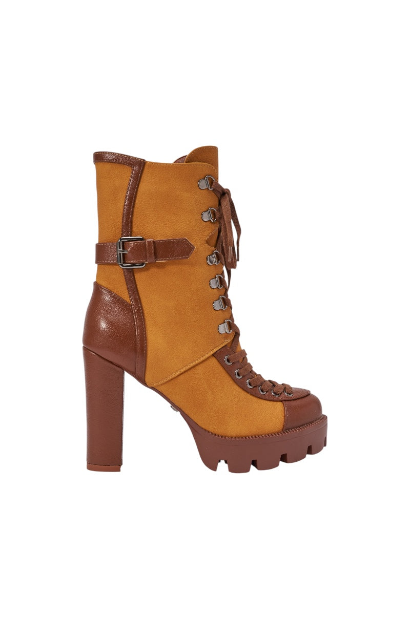 « Orage » — Bottines à talon bloc, Camel