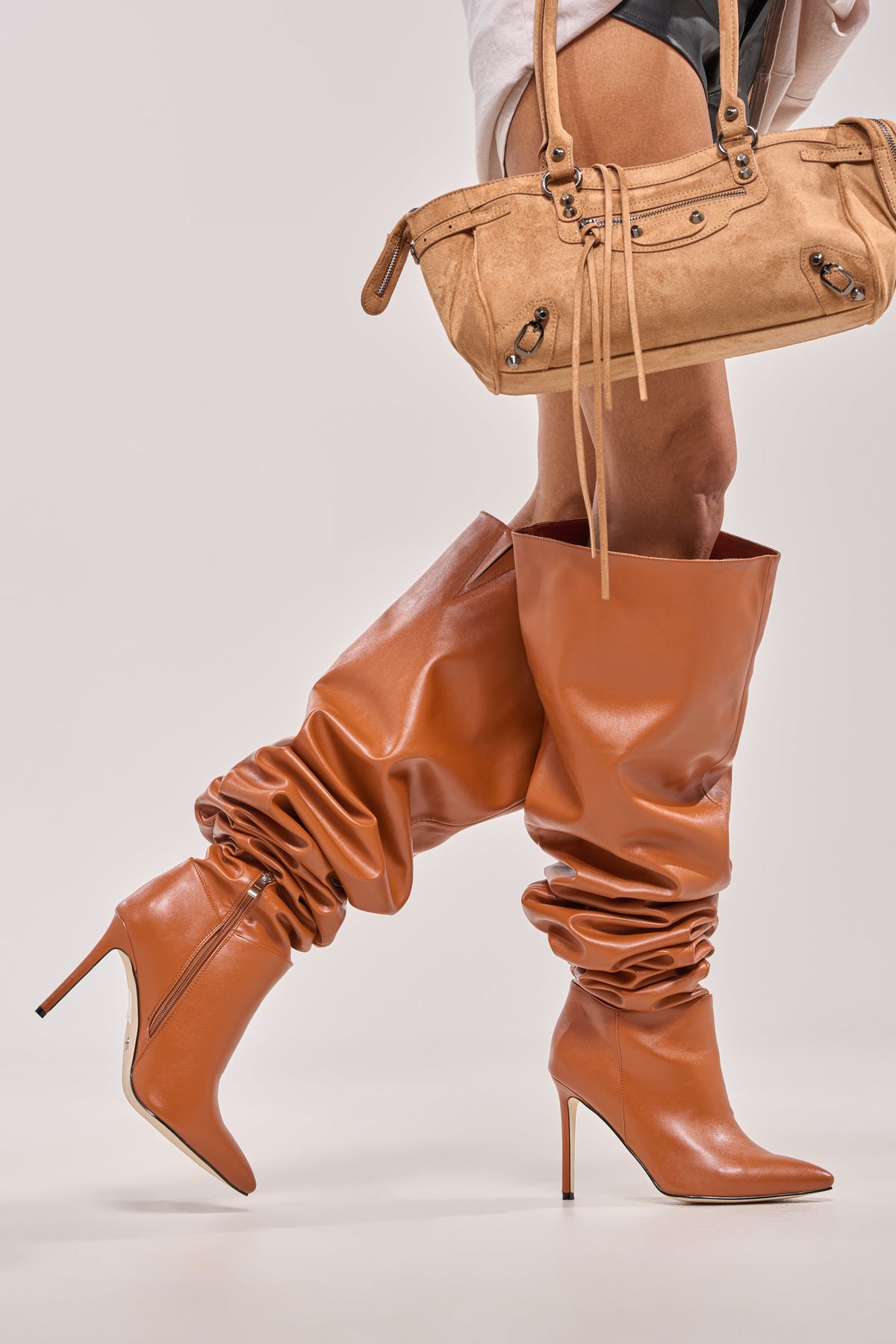 « Caramel » — Cuissardes à talon stiletto, Rouille