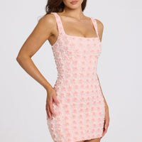 « Ombré » — Robe Mini à Col Carré Brodée, Rose Ombré