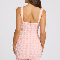 « Ombré » — Robe Mini à Col Carré Brodée, Rose Ombré