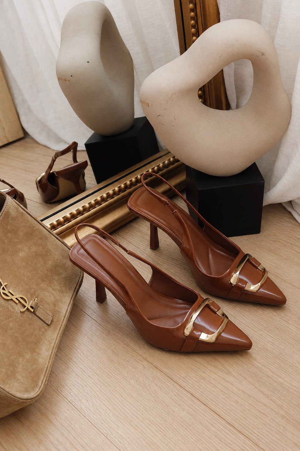 « Ligne d’Or » — Escarpins Slingback à Bout Pointu, Camel