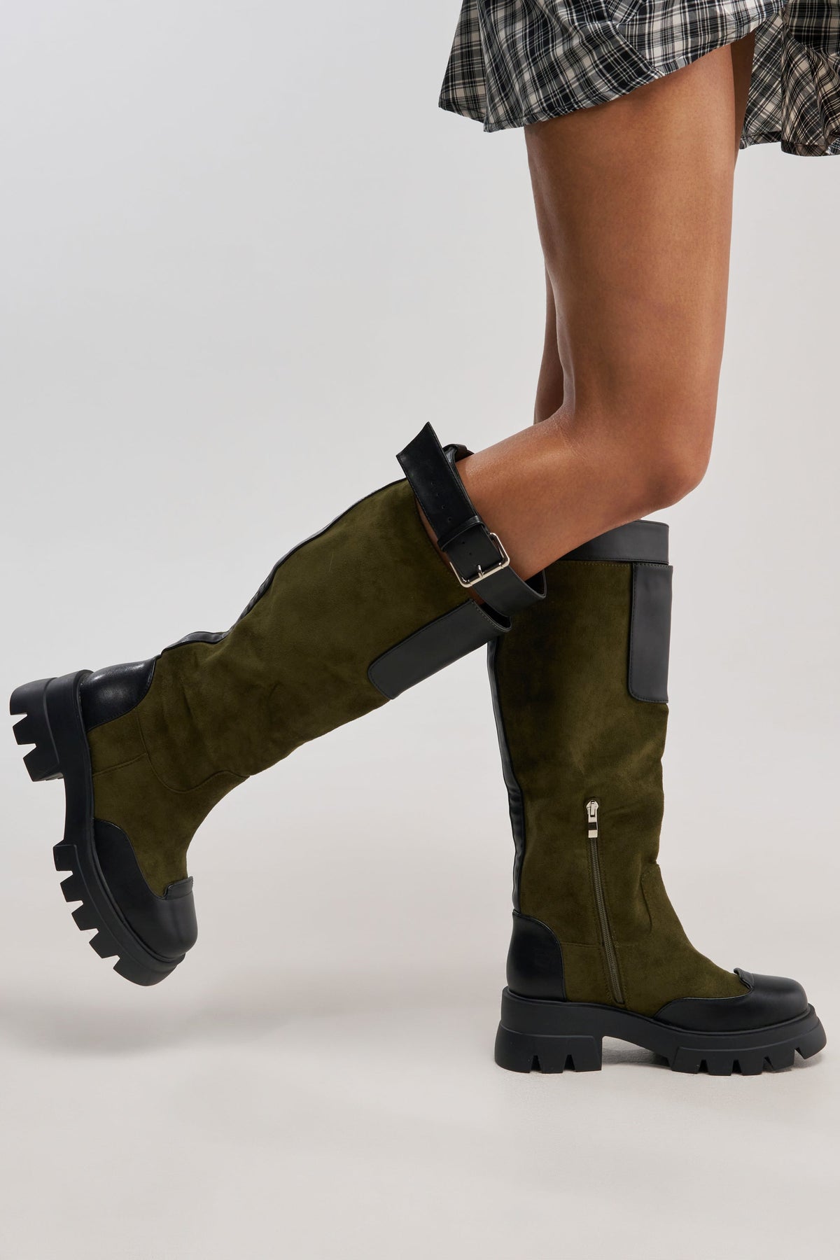« Pulsation » — Bottes plates, Olive