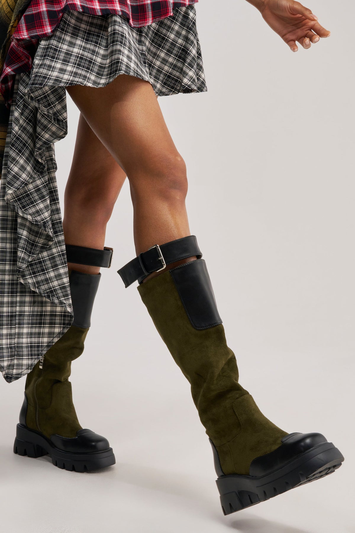 « Pulsation » — Bottes plates, Olive