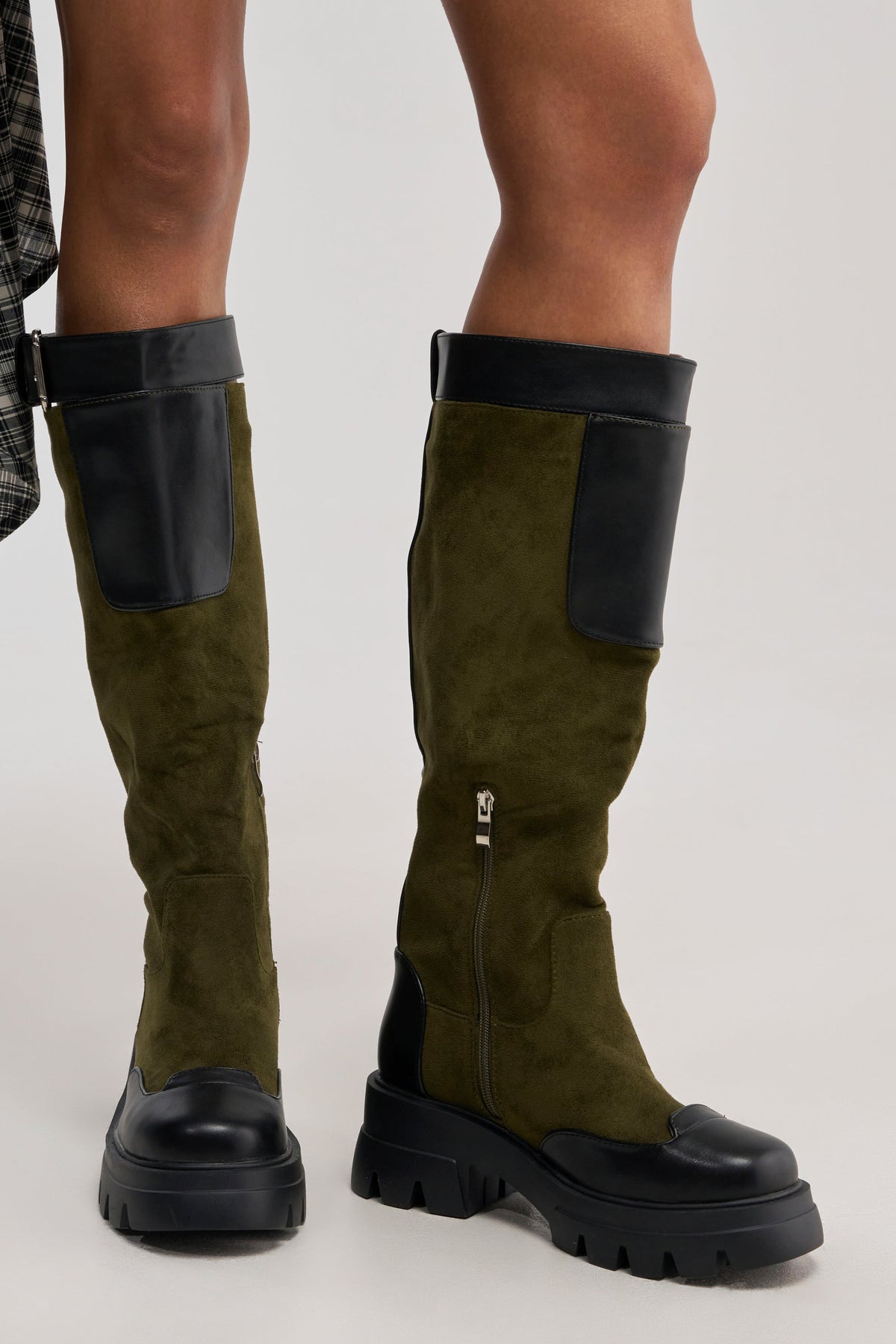 « Pulsation » — Bottes plates, Olive