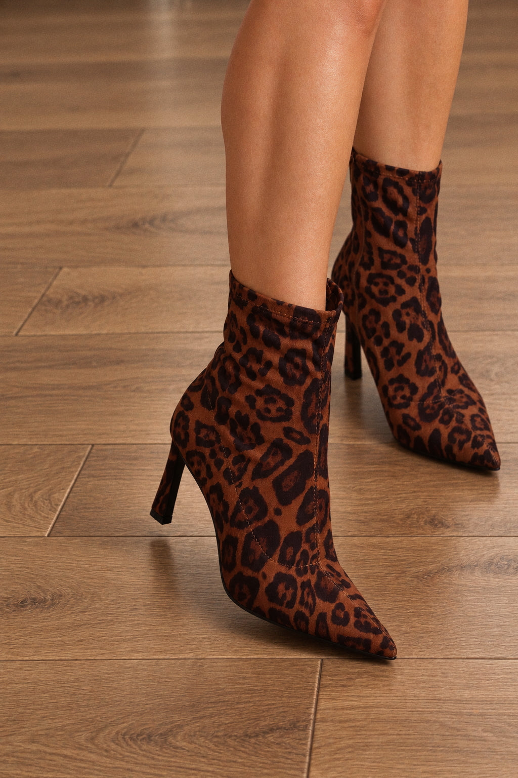 «Allure fauve» — bottines à talon aiguille, léopard