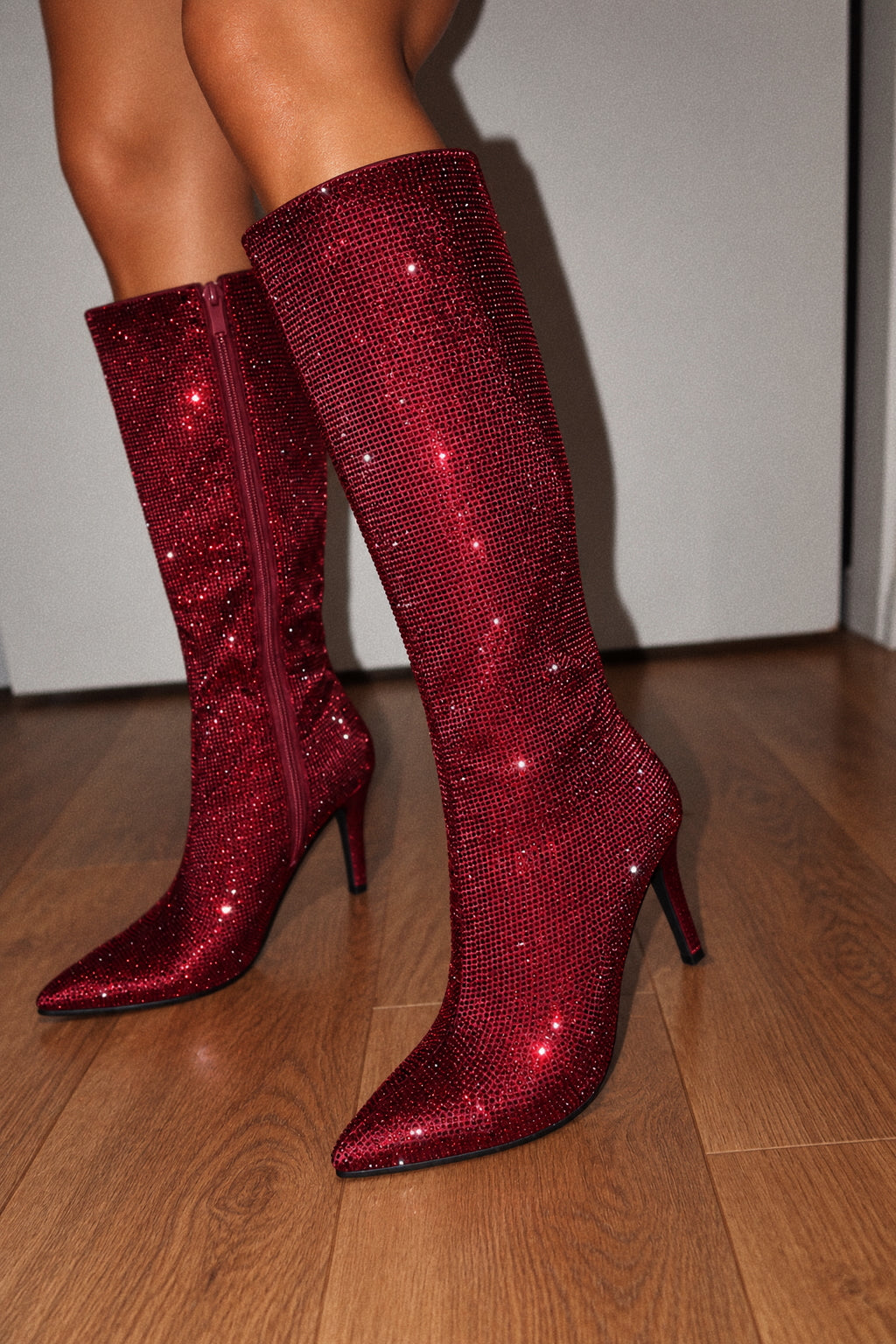 « Éclat Rubis » — Bottes Hautes à Strass, Bordeaux
