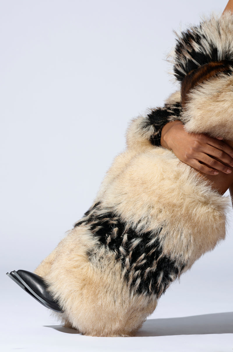 « Solstice » — Bottes à talon stiletto, Multicolore