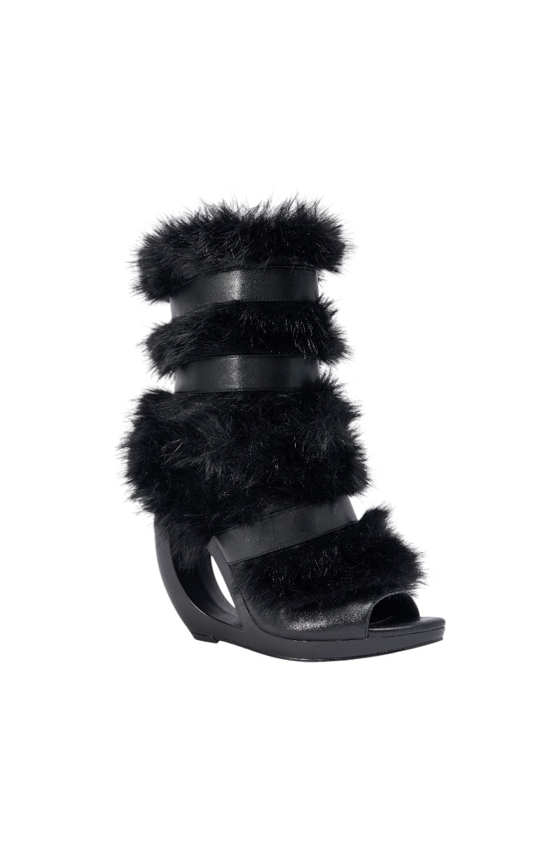 « Braise » — Bottines compensées, Noir