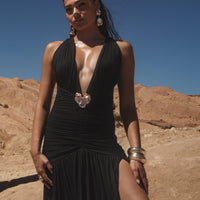 « Soirées Dorées » — Robe Longue Dos Nu Licou, Noir