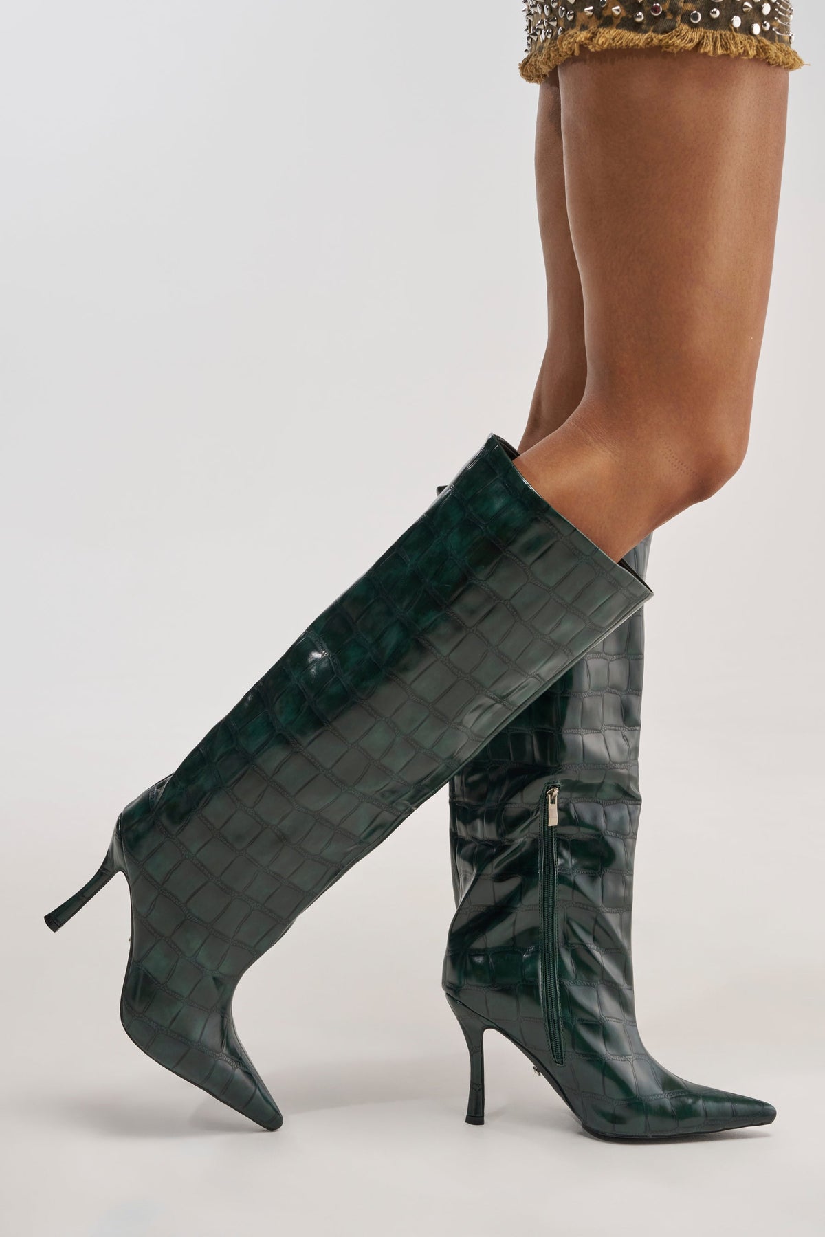 « Vibration » — Bottes à talon stiletto, Vert foncé