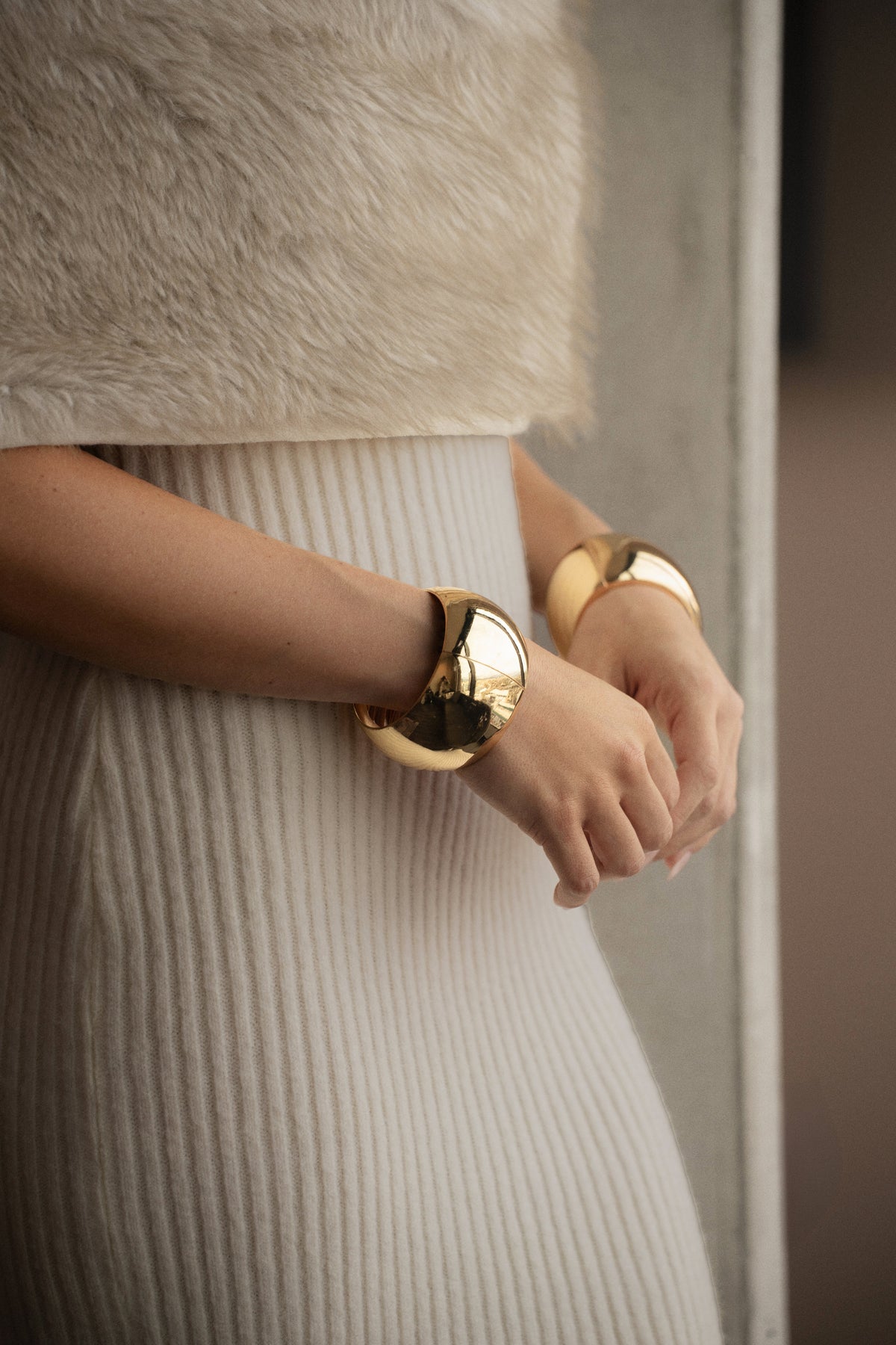 «Éclat givré» — robe longue, taupe.