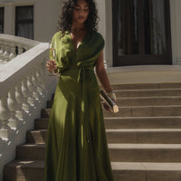 « Amalia » — Robe Longue Satinée, Olive