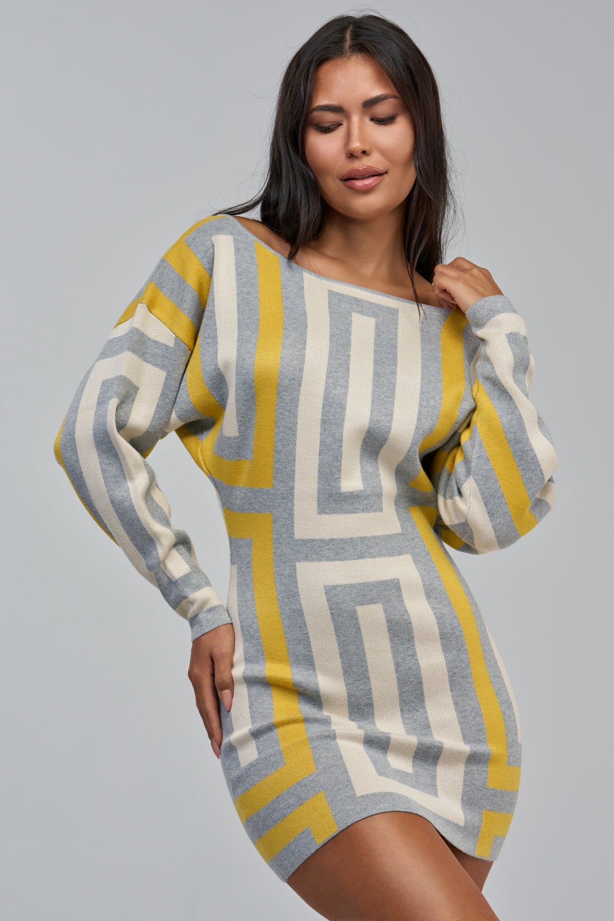 «Jeu de Formes» — robe courte en maille, multicolore.