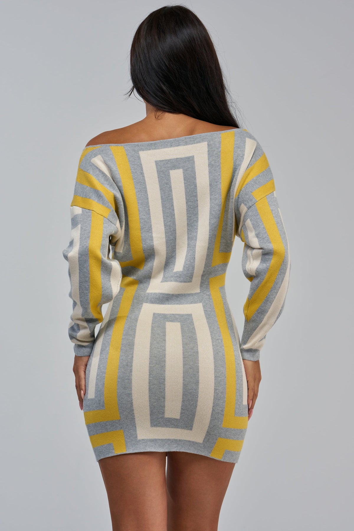 «Jeu de Formes» — robe courte en maille, multicolore.