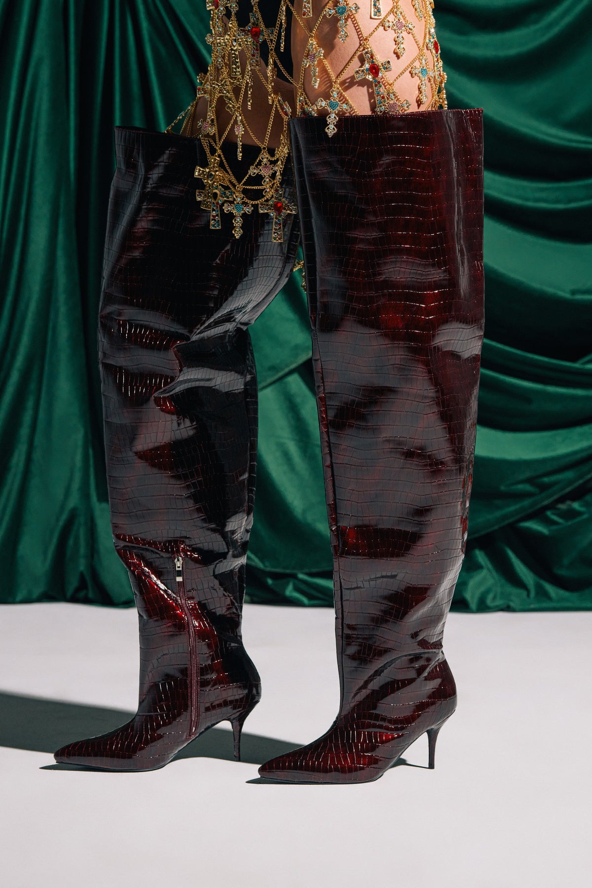 « Prisme » — Bottes à talon stiletto, Bordeaux