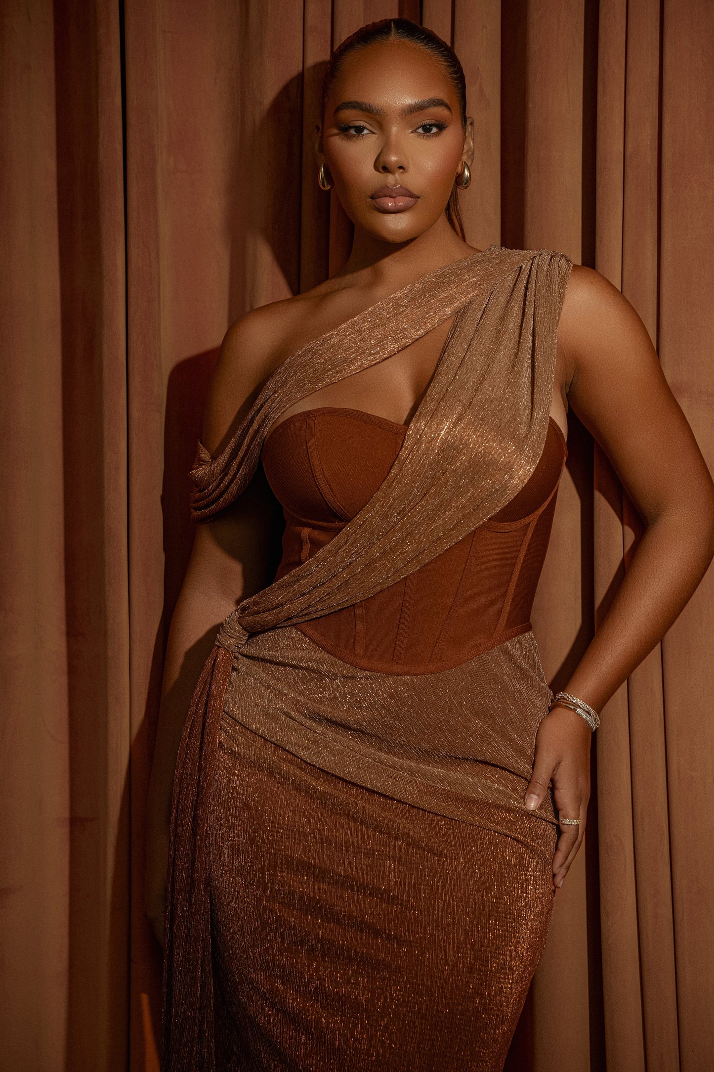 « Céleste » — Robe Longue Drapée Bandage, Or