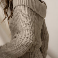 «Trame d'hiver» — robe en maille, grège
