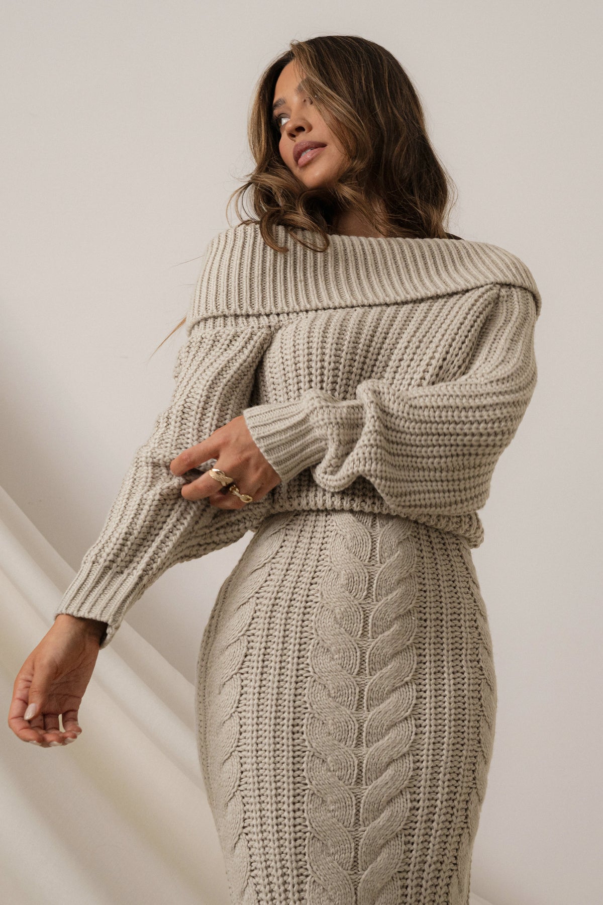 «Trame d'hiver» — robe en maille, grège