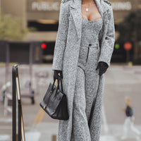 « Héritage Clair » — Manteau Long Ceinturé en Tweed, Gris Clair