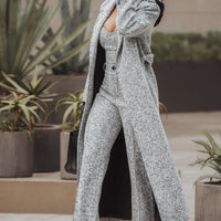 « Héritage Clair » — Manteau Long Ceinturé en Tweed, Gris Clair