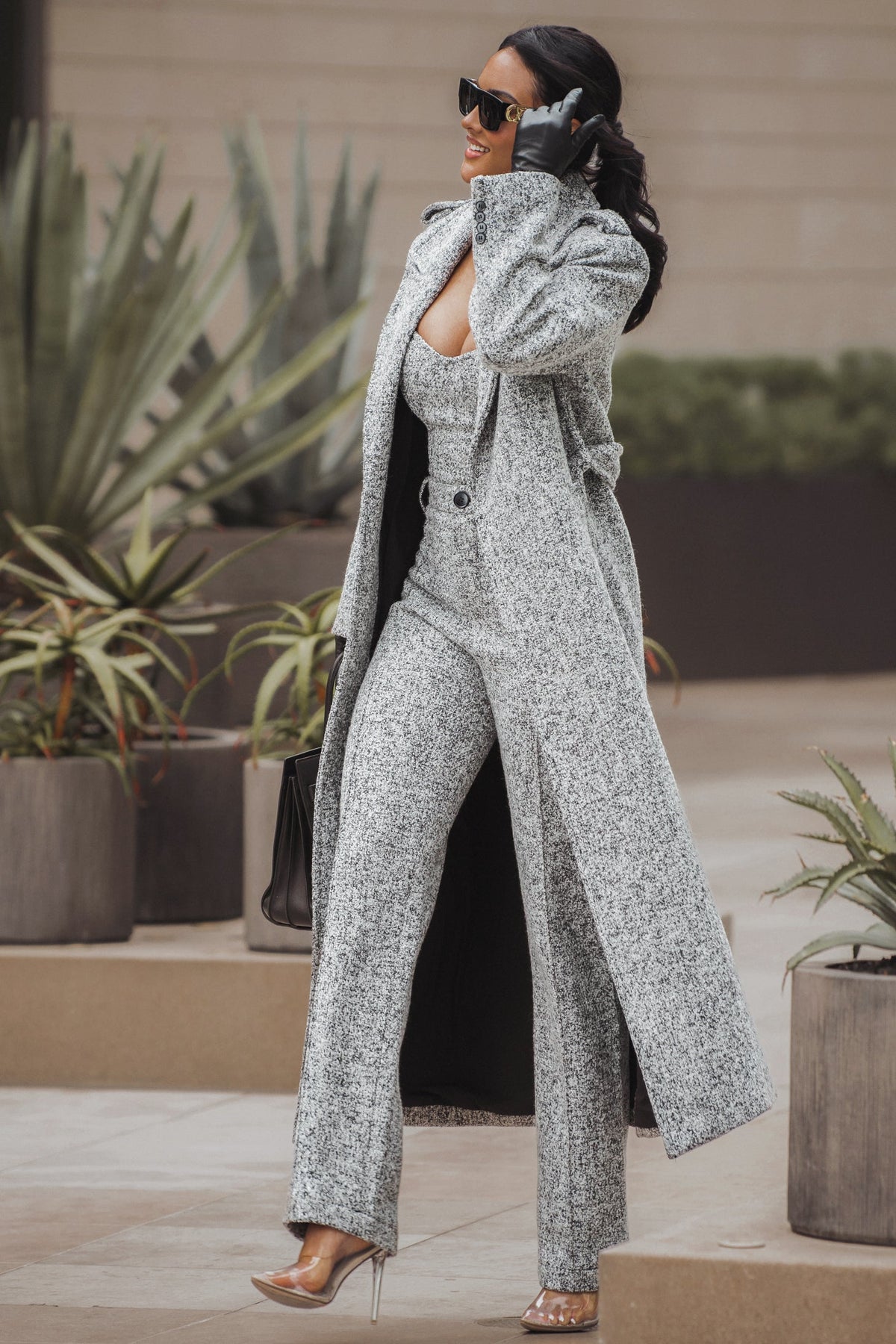 « Héritage Clair » — Manteau Long Ceinturé en Tweed, Gris Clair